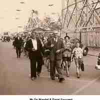 <strong>Wereldtentoonstelling Expo 58</strong><br>1958 ©Herzele in Beeld<br><br><a href='https://www.herzeleinbeeld.be/Foto/102/Wereldtentoonstelling-Expo-58'><u>Meer info over de foto</u></a>