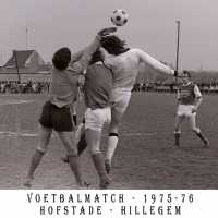 <strong>Voetbalmatch Hofstade - SC Hillegem  -  1976</strong><br> ©Herzele in Beeld<br><br><a href='https://www.herzeleinbeeld.be/Foto/1207/Voetbalmatch-Hofstade---SC-Hillegem-----1976'><u>Meer info over de foto</u></a>