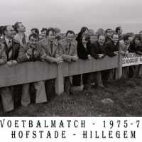 <strong>Voetbalmatch Hofstade - SC Hillegem  -  1976</strong><br> ©Herzele in Beeld<br><br><a href='https://www.herzeleinbeeld.be/Foto/1214/Voetbalmatch-Hofstade---SC-Hillegem-----1976'><u>Meer info over de foto</u></a>