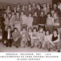 <strong>SC Hillegem  Jubileumfeest  -  1974</strong><br>01-01-1974 ©Herzele in Beeld<br><br><a href='https://www.herzeleinbeeld.be/Foto/1220/SC-Hillegem--Jubileumfeest-----1974'><u>Meer info over de foto</u></a>