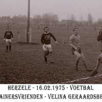 <strong>Trainersvrienden  -  1973 t.e.m. 1977</strong><br> ©Herzele in Beeld<br><br><a href='https://www.herzeleinbeeld.be/Foto/1236/Trainersvrienden-----1973-t.e.m.-1977'><u>Meer info over de foto</u></a>