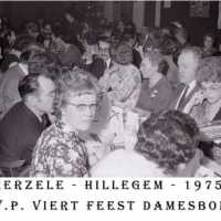 <strong>CVP Feest damesbond  -  1975</strong><br>01-01-1975 ©Herzele in Beeld<br><br><a href='https://www.herzeleinbeeld.be/Foto/1375/CVP-Feest-damesbond-----1975'><u>Meer info over de foto</u></a>