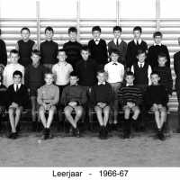 <strong>Klasfoto's Meester Nestor Redant </strong><br>01-01-1960 ©Herzele in Beeld<br><br><a href='https://www.herzeleinbeeld.be/Foto/138/Klasfotos-Meester-Nestor-Redant-'><u>Meer info over de foto</u></a>