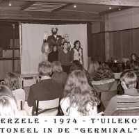 <strong>'t Uilekot  -  Allerlei foto's jaren 70</strong><br>01-01-1970 ©Herzele in Beeld<br><br><a href='https://www.herzeleinbeeld.be/Foto/1526/t-Uilekot-----Allerlei-fotos-jaren-70'><u>Meer info over de foto</u></a>