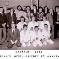 <strong>Judoclub Herzele   -  1976</strong><br>1976 ©Herzele in Beeld<br><br><a href='https://www.herzeleinbeeld.be/Foto/1558/Judoclub-Herzele------1976'><u>Meer info over de foto</u></a>