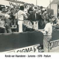 <strong>Ronde Van Vlaanderen - Solleveld  -  1973-75-76-77-78</strong><br> ©Herzele in Beeld<br><br><a href='https://www.herzeleinbeeld.be/Foto/1595/Ronde-Van-Vlaanderen---Solleveld-----1973-75-76-77-78'><u>Meer info over de foto</u></a>