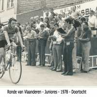 <strong>Ronde Van Vlaanderen - Solleveld  -  1973-75-76-77-78</strong><br> ©Herzele in Beeld<br><br><a href='https://www.herzeleinbeeld.be/Foto/1598/Ronde-Van-Vlaanderen---Solleveld-----1973-75-76-77-78'><u>Meer info over de foto</u></a>