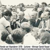 <strong>Ronde Van Vlaanderen - Solleveld  -  1973-75-76-77-78</strong><br> ©Herzele in Beeld<br><br><a href='https://www.herzeleinbeeld.be/Foto/1605/Ronde-Van-Vlaanderen---Solleveld-----1973-75-76-77-78'><u>Meer info over de foto</u></a>