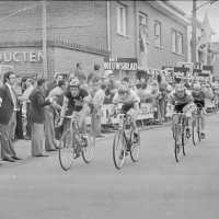 <strong>Ronde Van Vlaanderen - Solleveld  -  1973-75-76-77-78</strong><br> ©Herzele in Beeld<br><br><a href='https://www.herzeleinbeeld.be/Foto/1612/Ronde-Van-Vlaanderen---Solleveld-----1973-75-76-77-78'><u>Meer info over de foto</u></a>