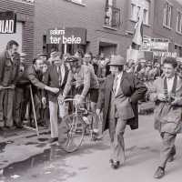 <strong>Ronde Van Vlaanderen - Solleveld  -  1973-75-76-77-78</strong><br> ©Herzele in Beeld<br><br><a href='https://www.herzeleinbeeld.be/Foto/1619/Ronde-Van-Vlaanderen---Solleveld-----1973-75-76-77-78'><u>Meer info over de foto</u></a>