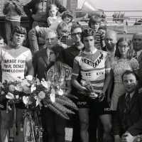 <strong>Ronde Van Vlaanderen - Solleveld  -  1973-75-76-77-78</strong><br>01-01-1973 ©Herzele in Beeld<br><br><a href='https://www.herzeleinbeeld.be/Foto/1636/Ronde-Van-Vlaanderen---Solleveld-----1973-75-76-77-78'><u>Meer info over de foto</u></a>