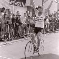 <strong>Ronde Van Vlaanderen - Solleveld  -  1973-75-76-77-78</strong><br> ©Herzele in Beeld<br><br><a href='https://www.herzeleinbeeld.be/Foto/1641/Ronde-Van-Vlaanderen---Solleveld-----1973-75-76-77-78'><u>Meer info over de foto</u></a>