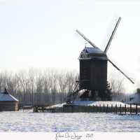 <strong>Houten staakmolen te Rullegem</strong><br>01-01-2020 ©Herzele in Beeld<br><br><a href='https://www.herzeleinbeeld.be/Foto/1778/Houten-staakmolen-te-Rullegem'><u>Meer info over de foto</u></a>