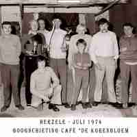 <strong>Boogschutters (deel 2)   -  1974 t.e.m. 1977</strong><br>01-01-1974 ©Herzele in Beeld<br><br><a href='https://www.herzeleinbeeld.be/Foto/1833/Boogschutters-(deel-2)------1974-t.e.m.-1977'><u>Meer info over de foto</u></a>