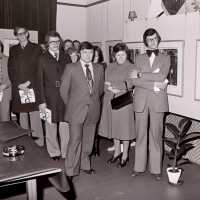 <strong>Kunstschilder Masereel stelt tentoon in Gemeentehuis  -  1975</strong><br> ©Herzele in Beeld<br><br><a href='https://www.herzeleinbeeld.be/Foto/2128/Kunstschilder-Masereel-stelt-tentoon-in-Gemeentehuis-----1975'><u>Meer info over de foto</u></a>