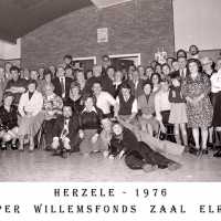 <strong>Souper (eetfestijn) allerlei verenigingen - 1974-75-76</strong><br>01-01-1974 ©Herzele in Beeld<br><br><a href='https://www.herzeleinbeeld.be/Foto/2201/Souper-(eetfestijn)-allerlei-verenigingen---1974-75-76'><u>Meer info over de foto</u></a>