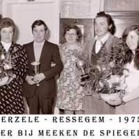 <strong>Souper (eetfestijn) allerlei verenigingen - 1974-75-76</strong><br>1975 ©Herzele in Beeld<br><br><a href='https://www.herzeleinbeeld.be/Foto/2215/Souper-(eetfestijn)-allerlei-verenigingen---1974-75-76'><u>Meer info over de foto</u></a>