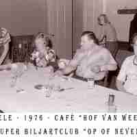 <strong>Souper (eetfestijn) allerlei verenigingen - 1974-75-76</strong><br>01-01-1974 ©Herzele in Beeld<br><br><a href='https://www.herzeleinbeeld.be/Foto/2231/Souper-(eetfestijn)-allerlei-verenigingen---1974-75-76'><u>Meer info over de foto</u></a>