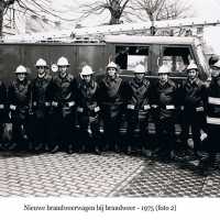 <strong>Nieuwe brandweerwagen</strong><br>1975 ©Herzele in Beeld<br><br><a href='https://www.herzeleinbeeld.be/Foto/247/Nieuwe-brandweerwagen'><u>Meer info over de foto</u></a>