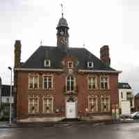 <strong>Het oude gemeentehuis</strong><br>2021 ©Herzele in Beeld<br><br><a href='https://www.herzeleinbeeld.be/Foto/2708/Het-oude-gemeentehuis'><u>Meer info over de foto</u></a>