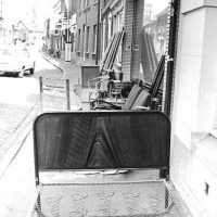 <strong>Straatverkoop - 1000 jaar Herzele</strong><br>25-03-1972 ©Herzele in Beeld<br><br><a href='https://www.herzeleinbeeld.be/Foto/275/Straatverkoop---1000-jaar-Herzele'><u>Meer info over de foto</u></a>