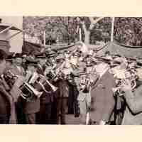 <strong>Inhuldiging Zavelstraat - Sint - Lievens - Esse -  Jaren 50</strong><br>01-01-1950 ©Herzele in Beeld<br><br><a href='https://www.herzeleinbeeld.be/Foto/2835/Inhuldiging-Zavelstraat---Sint---Lievens---Esse----Jaren-50'><u>Meer info over de foto</u></a>