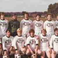 <strong>Trainersvrienden  -  1979-80</strong><br>1979 ©Herzele in Beeld<br><br><a href='https://www.herzeleinbeeld.be/Foto/3031/Trainersvrienden-----1979-80'><u>Meer info over de foto</u></a>