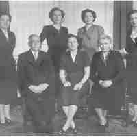 <strong>Familie De Coker - Hoogstraat </strong><br>01-01-1957 - 01-01-1962 ©Herzele in Beeld<br><br><a href='https://www.herzeleinbeeld.be/Foto/3168/Familie-De-Coker---Hoogstraat-'><u>Meer info over de foto</u></a>