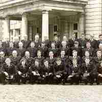 <strong>Brandweer aan kasteel Du Parc Loc Maria  -  1978</strong><br>1978 ©Herzele in Beeld<br><br><a href='https://www.herzeleinbeeld.be/Foto/3280/Brandweer-aan-kasteel-Du-Parc-Loc-Maria-----1978'><u>Meer info over de foto</u></a>
