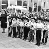 <strong>Borsbeke - Vrije basischool - schoolfeest  -  1969</strong><br> ©Herzele in Beeld<br><br><a href='https://www.herzeleinbeeld.be/Foto/687/Borsbeke---Vrije-basischool---schoolfeest-----1969'><u>Meer info over de foto</u></a>