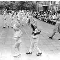 <strong>Borsbeke - Vrije basischool - schoolfeest  -  1969</strong><br> ©Herzele in Beeld<br><br><a href='https://www.herzeleinbeeld.be/Foto/696/Borsbeke---Vrije-basischool---schoolfeest-----1969'><u>Meer info over de foto</u></a>