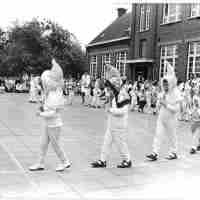 <strong>Borsbeke - Vrije basischool - schoolfeest  -  1969</strong><br> ©Herzele in Beeld<br><br><a href='https://www.herzeleinbeeld.be/Foto/697/Borsbeke---Vrije-basischool---schoolfeest-----1969'><u>Meer info over de foto</u></a>