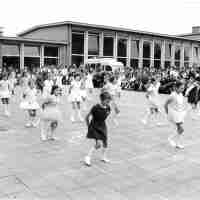 <strong>Borsbeke - Vrije basischool - schoolfeest  -  1969</strong><br> ©Herzele in Beeld<br><br><a href='https://www.herzeleinbeeld.be/Foto/702/Borsbeke---Vrije-basischool---schoolfeest-----1969'><u>Meer info over de foto</u></a>