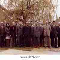 <strong>Leraren 1971-1972</strong><br>1972 ©Herzele in Beeld<br><br><a href='https://www.herzeleinbeeld.be/Foto/742/Leraren-1971-1972'><u>Meer info over de foto</u></a>