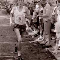 <strong>Veldlopen Borsbeke  -  1974</strong><br>01-01-1974 ©Herzele in Beeld<br><br><a href='https://www.herzeleinbeeld.be/Foto/885/Veldlopen-Borsbeke-----1974'><u>Meer info over de foto</u></a>